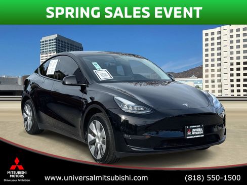 Used 2023 Tesla Model Y Long Range image 1
