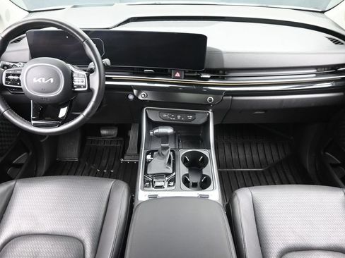 Used 2025 Kia Carnival SX Prestige FWD image 15