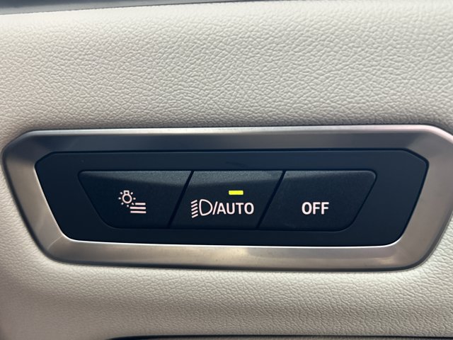 Certified 2025 BMW X7 M60i AWD/4WD image 14