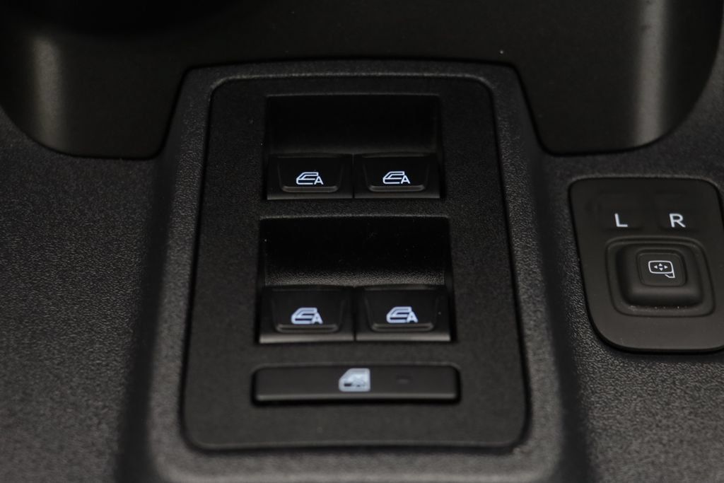 Used 2023 Ford Bronco Outer Banks AWD/4WD image 13