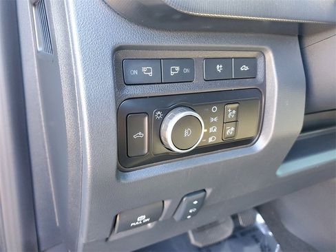 Used 2024 Ford F450 Platinum w/ FX4 Off-Road Package image 30