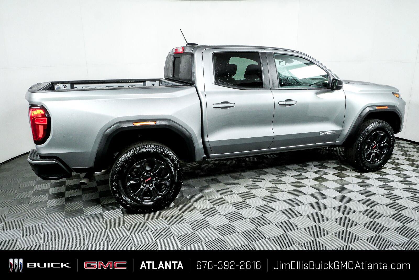Used 2025 GMC Canyon Elevation w/ Convenience Package RWD image 2
