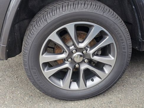 Used 2018 Jeep Grand Cherokee Overland image 10