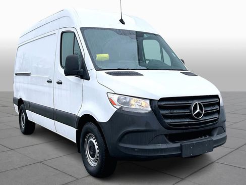 Used 2023 Mercedes-Benz Sprinter 2500 image 2
