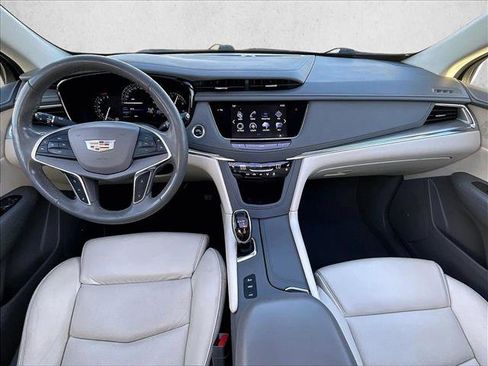 Used 2017 Cadillac XT5 Premium Luxury image 16