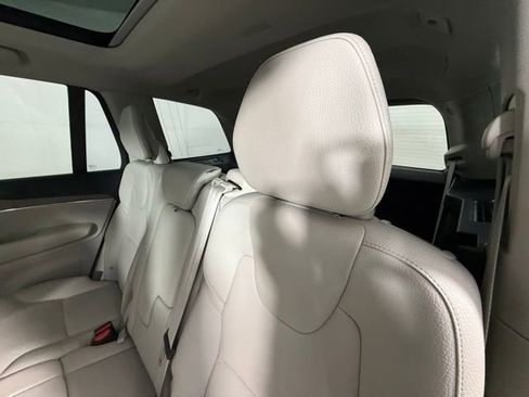 Used 2023 Volvo XC90 B5 Plus AWD/4WD image 27
