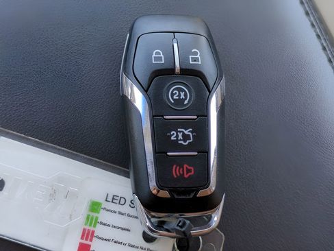 Used 2017 Lincoln MKX Reserve w/ Driver Assistance Package image 31