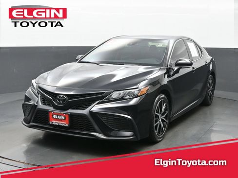 Used 2024 Toyota Camry SE FWD image 1