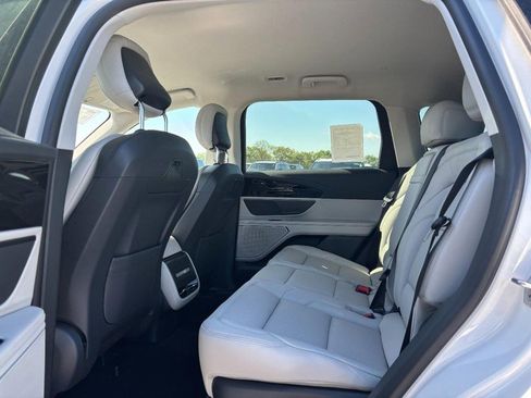 New 2026 Lincoln Nautilus Premier AWD/4WD image 10