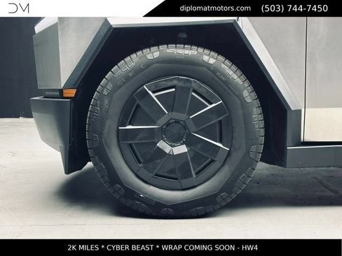 Used 2024 Tesla Cybertruck Cyberbeast AWD/4WD image 36