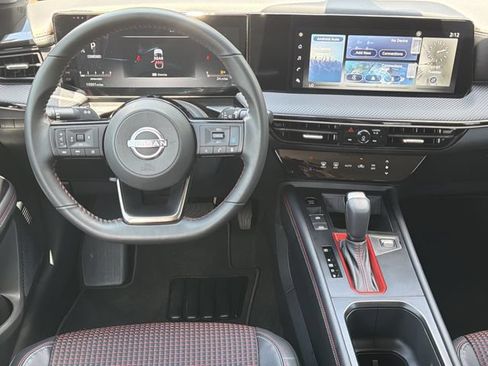 Certified 2025 Nissan Kicks SR FWD image 18