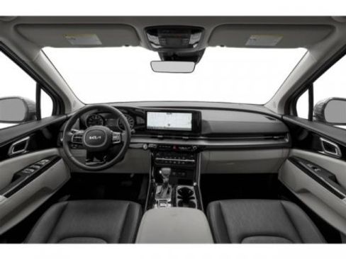 Used 2024 Kia Carnival EX FWD image 11