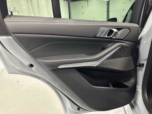 Used 2026 BMW X5 xDrive50e image 40