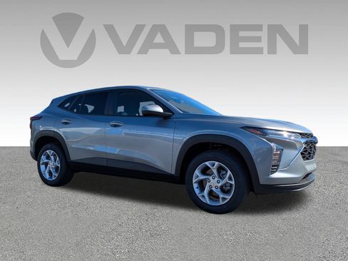 New 2026 Chevrolet Trax LS w/ LS Convenience Package image 3