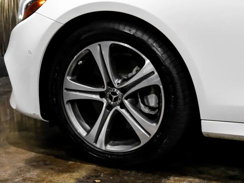 Used 2019 Mercedes-Benz E 300 4MATIC image 47