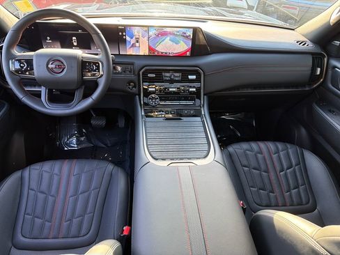 Used 2025 Nissan Armada PRO-4X w/ Pro-4X Premium Package image 11