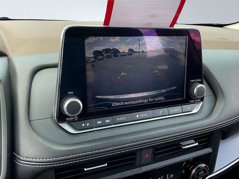 Used 2023 Nissan Rogue SV image 21