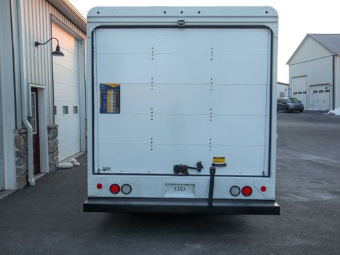 Used 2016 Ford E-350 and Econoline 350 Super Duty w/ A/C Prep Package image 4