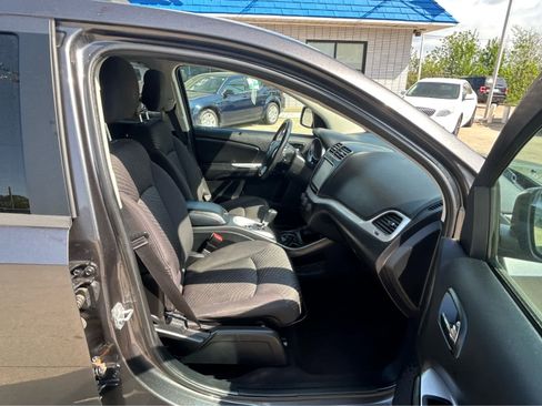 Used 2014 Dodge Journey SXT w/ Flexible Seating Group image 14