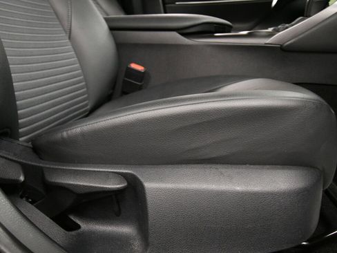 Used 2024 Toyota Camry SE image 25