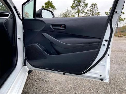 Certified 2025 Toyota Corolla LE image 22