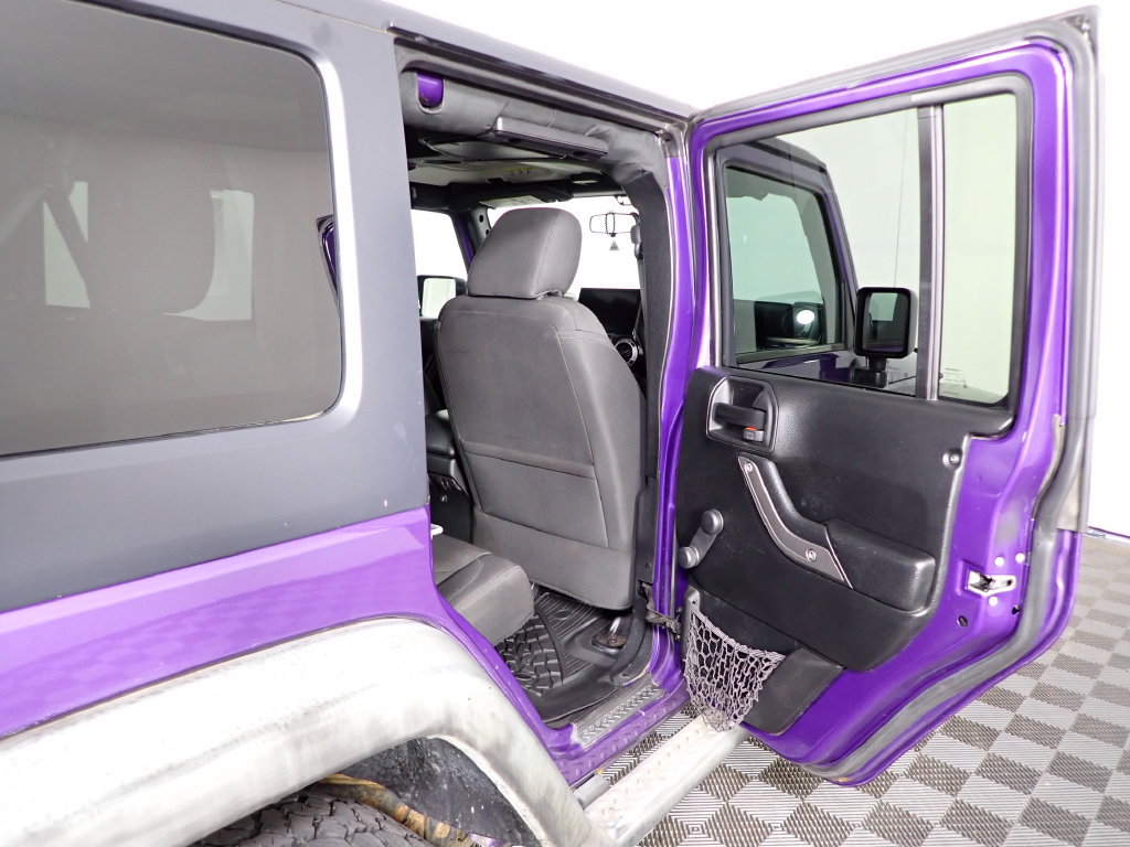 Used 2017 Jeep Wrangler Unlimited Sport w/ Connectivity Group AWD/4WD image 27