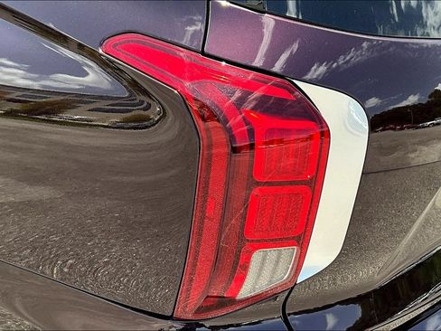 Used 2024 Hyundai Palisade SEL FWD image 23