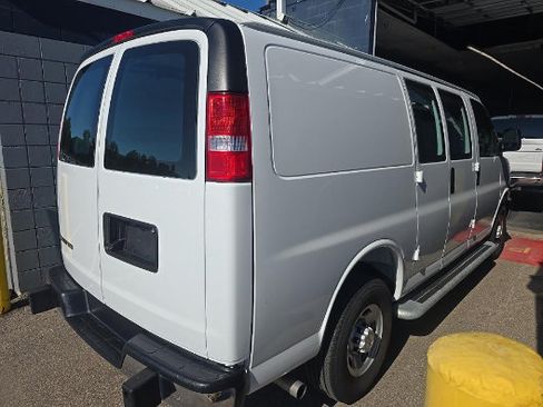 Used 2025 Chevrolet Express 2500 w/ Driver Convenience Package RWD image 3
