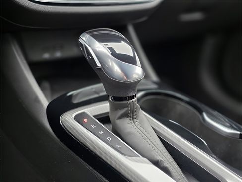 Used 2024 Buick Envista Avenir image 36