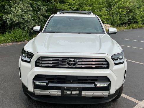 Certified 2025 Toyota 4Runner Limited AWD/4WD image 8