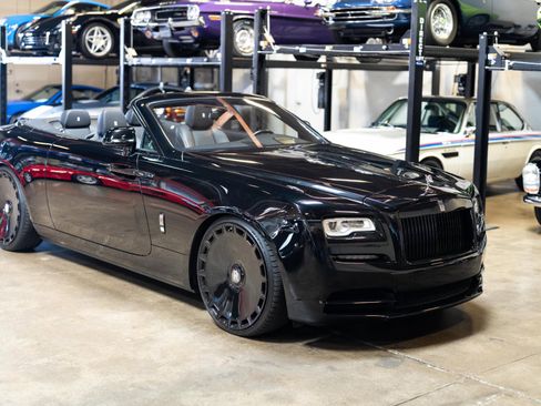 Used 2020 Rolls-Royce Dawn image 2