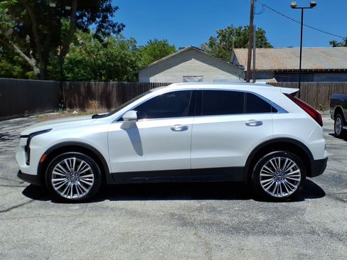 Used 2024 Cadillac XT4 Premium Luxury w/ Technology Package FWD image 12