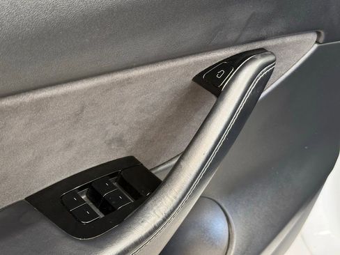 Used 2020 Tesla Model Y Long Range image 16