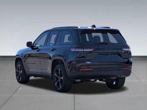 Certified 2023 Jeep Grand Cherokee Altitude AWD/4WD image 3