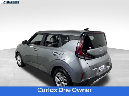 Used 2023 Kia Soul LX w/ LX Technology Package FWD image 3