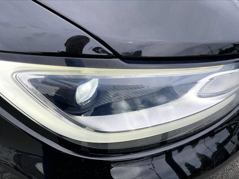 Used 2023 Chrysler Pacifica Touring-L FWD image 25