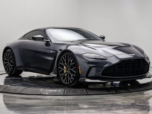 Used 2023 Aston Martin V12 Vantage RWD image 28