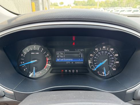 Used 2015 Ford Fusion SE FWD image 11