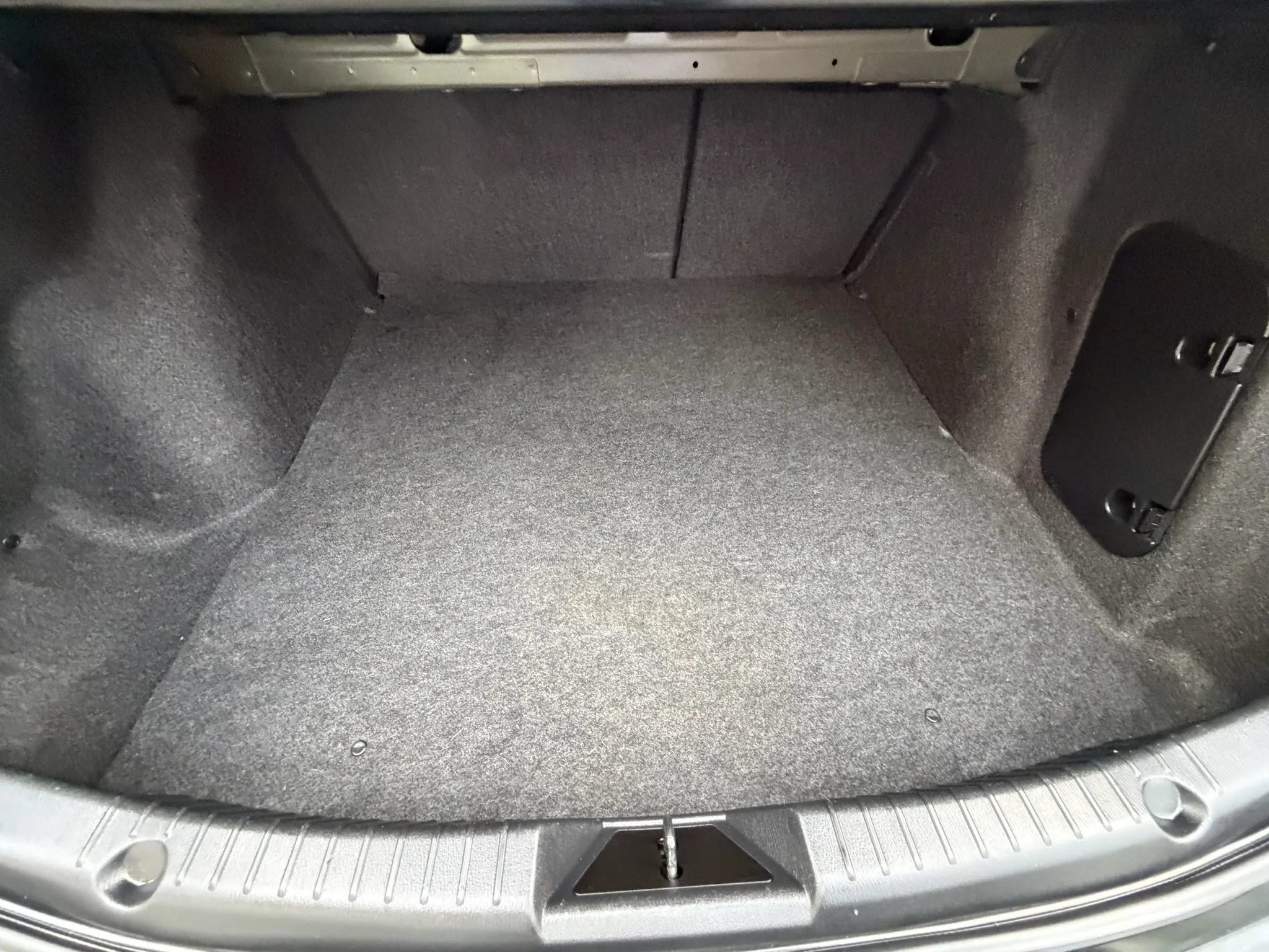 Used 2014 MAZDA MAZDA3 i Touring w/ Moonroof Package 1 FWD image 34