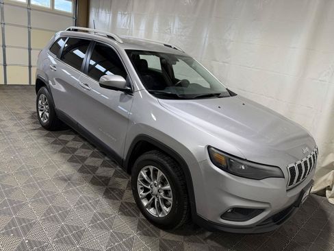 Used 2019 Jeep Cherokee Latitude Plus AWD/4WD image 14