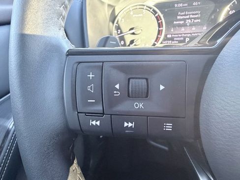 Used 2021 Nissan Rogue SV w/ Premium Package image 10