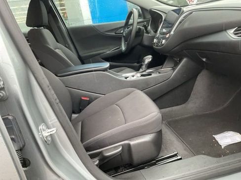 Used 2024 Chevrolet Malibu LT image 17