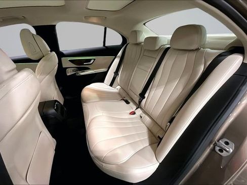 Used 2026 Mercedes-Benz E 350 4MATIC Sedan image 27