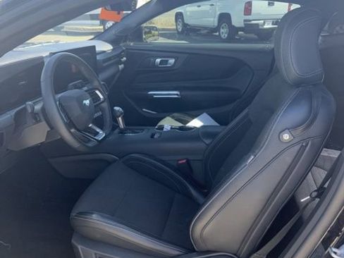 Used 2025 Ford Mustang Coupe RWD image 6