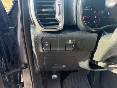 Used 2017 Kia Sportage LX image 13