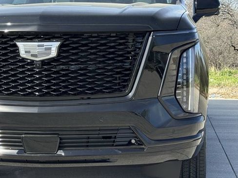 New 2026 Cadillac Escalade ESV Platinum Sport w/ LPO, ONYX Package image 8