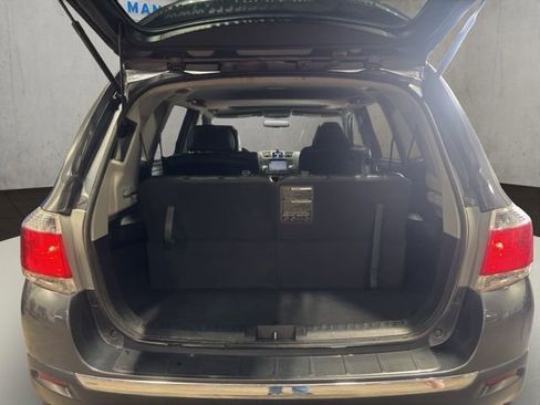 Used 2012 Toyota Highlander Limited w/ Tow Pkg AWD/4WD image 17