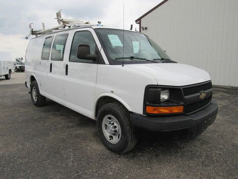 Used 2015 Chevrolet Express 2500 RWD image 8