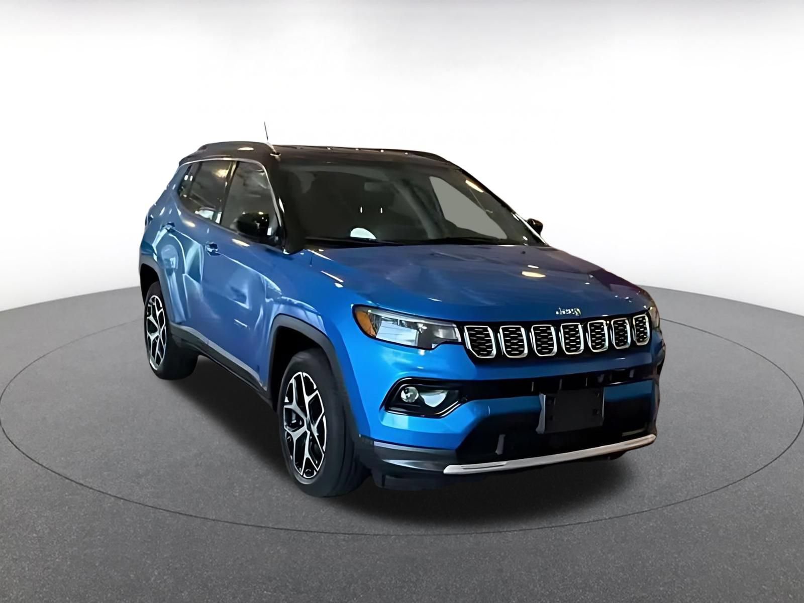 Used 2025 Jeep Compass Limited AWD/4WD image 3