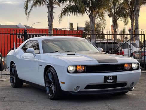 Used 2011 Dodge Challenger R/T image 1